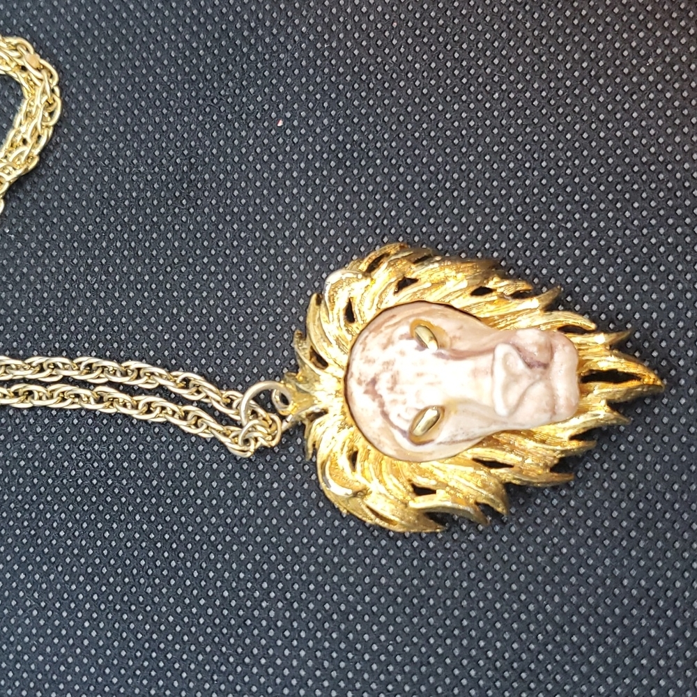RAZZA stamped vintage lionhead necklace